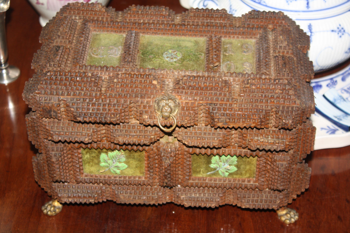 Tramp Art Holzschatulle Kasten um 1900 Breite 28 cm Höhe 18 cm 