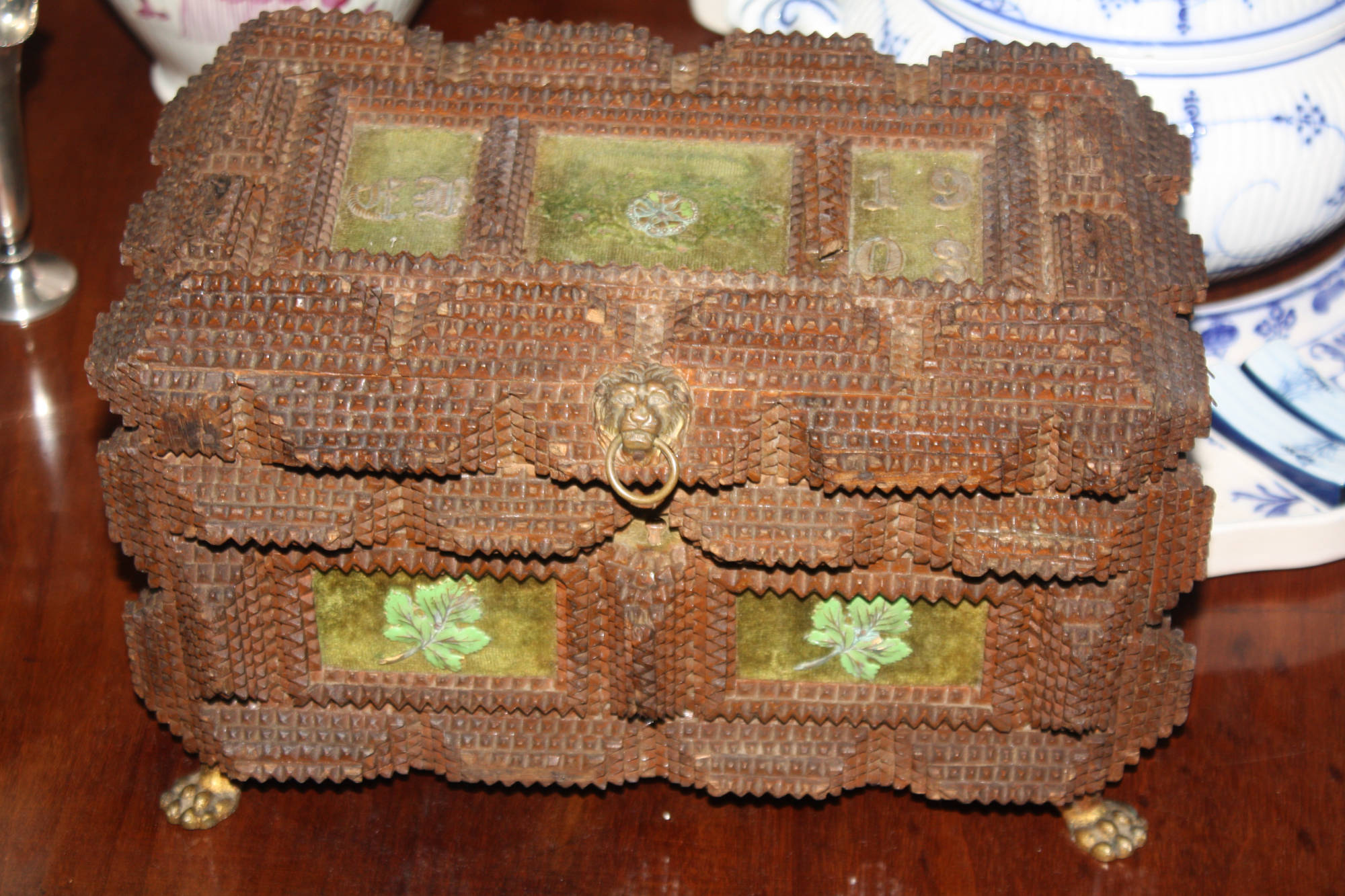 Tramp Art Holzschatulle Kasten um 1900 Breite 28 cm Höhe 18 cm 