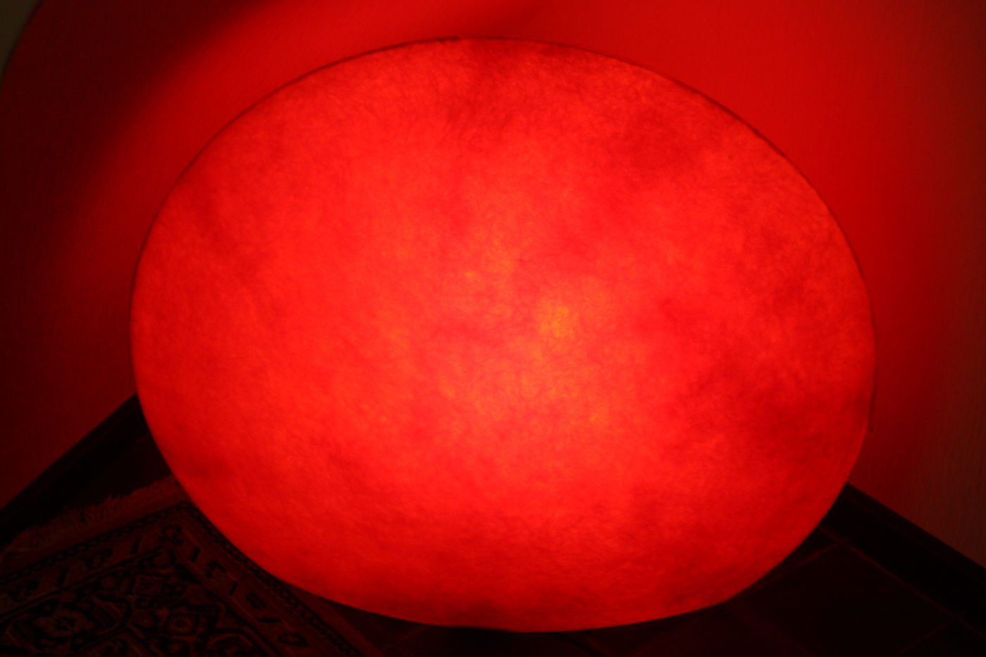 Rote XL Eggo Bodenlampe Monika Lipken