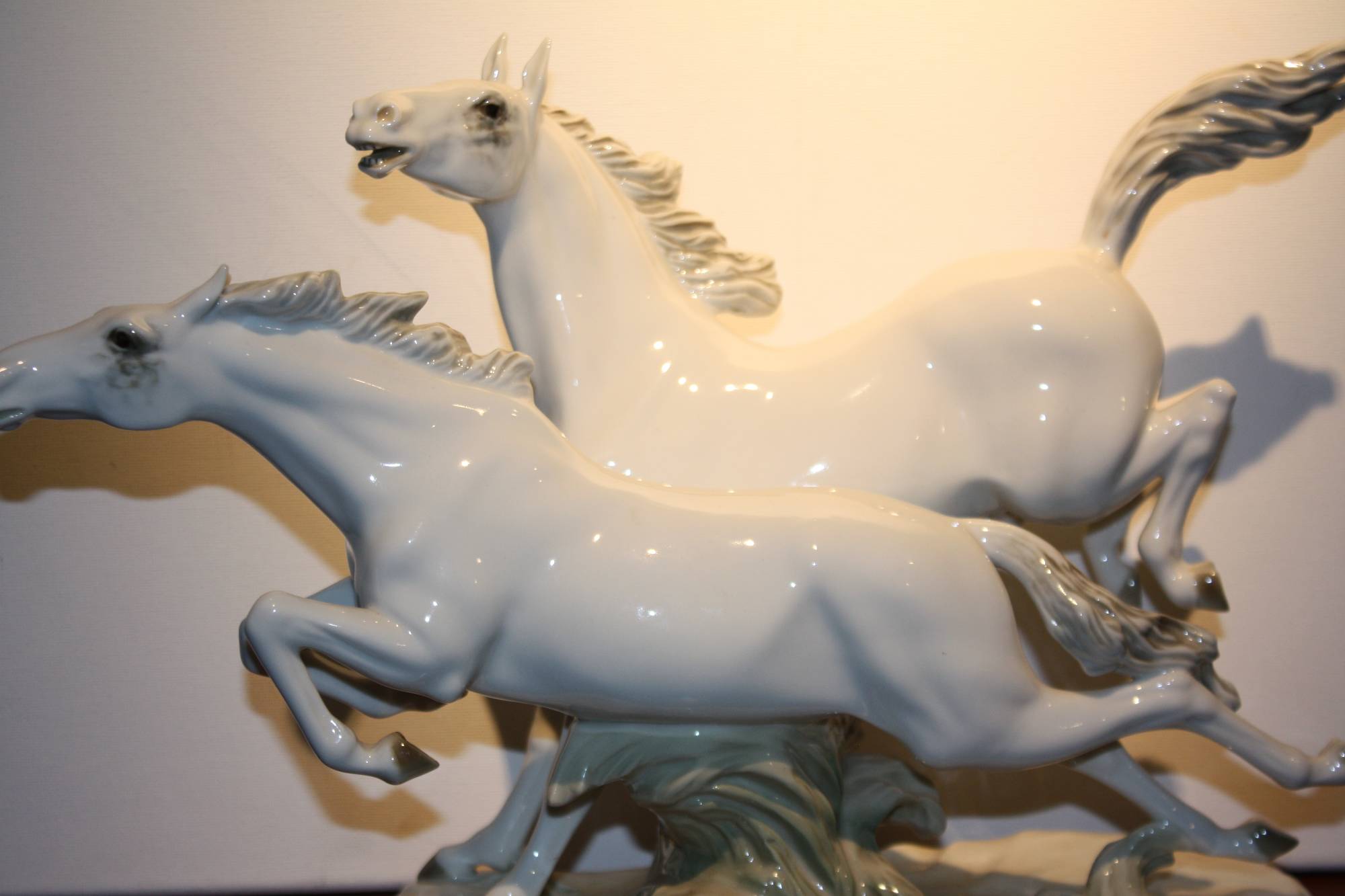 Porzellanfigur Pferde in Freiheit, Hutschenreuther Abteilung für Kunst 1920-1938